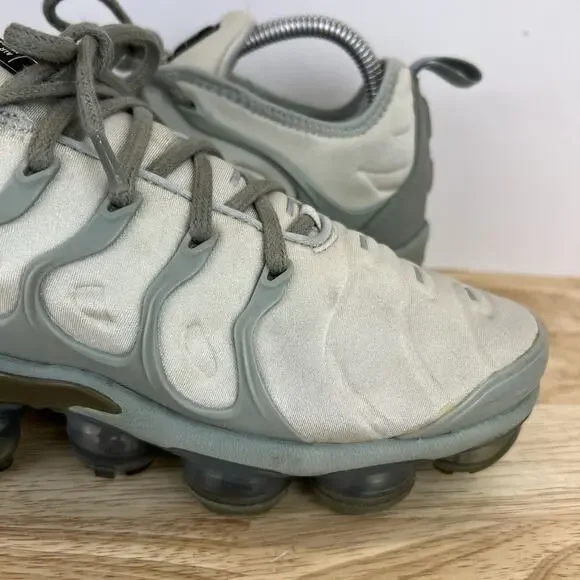 Nike Air Vapormax Plus Womens Size 8.5 Gray Green Running Shoes Sneakers - Picture 6 of 16